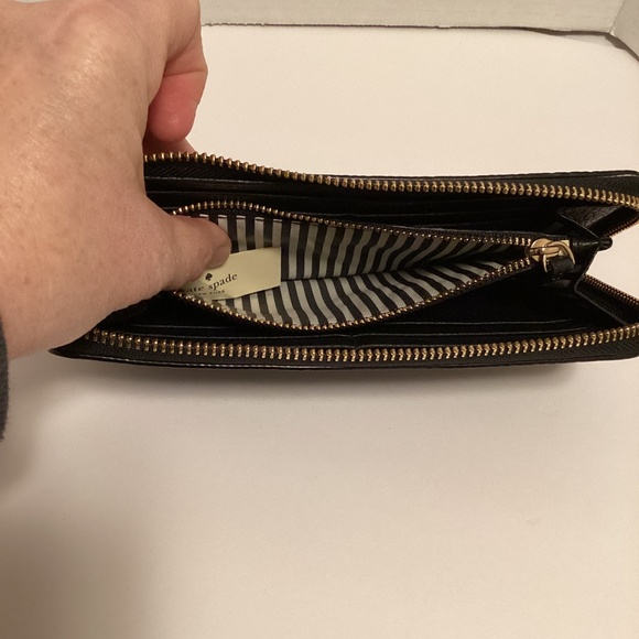 Kate Spade black full zip wallet, EUC - Picture 5 of 7